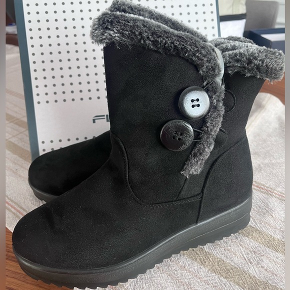 New in box Woman Flexus Istra Waterproof Boots. Size 8 - Picture 5 of 7